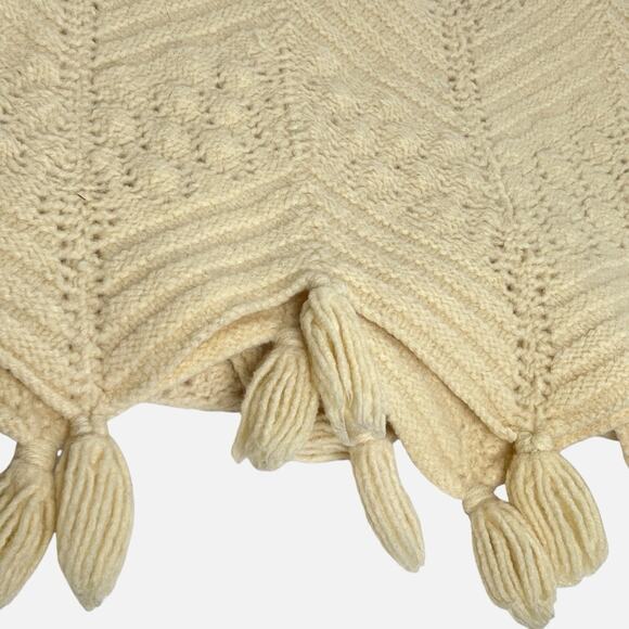 Chunky Knit Throw Blanket Tassels Cream Beige Chevron Pattern Thick Cozy 47x53 - Picture 1 of 7
